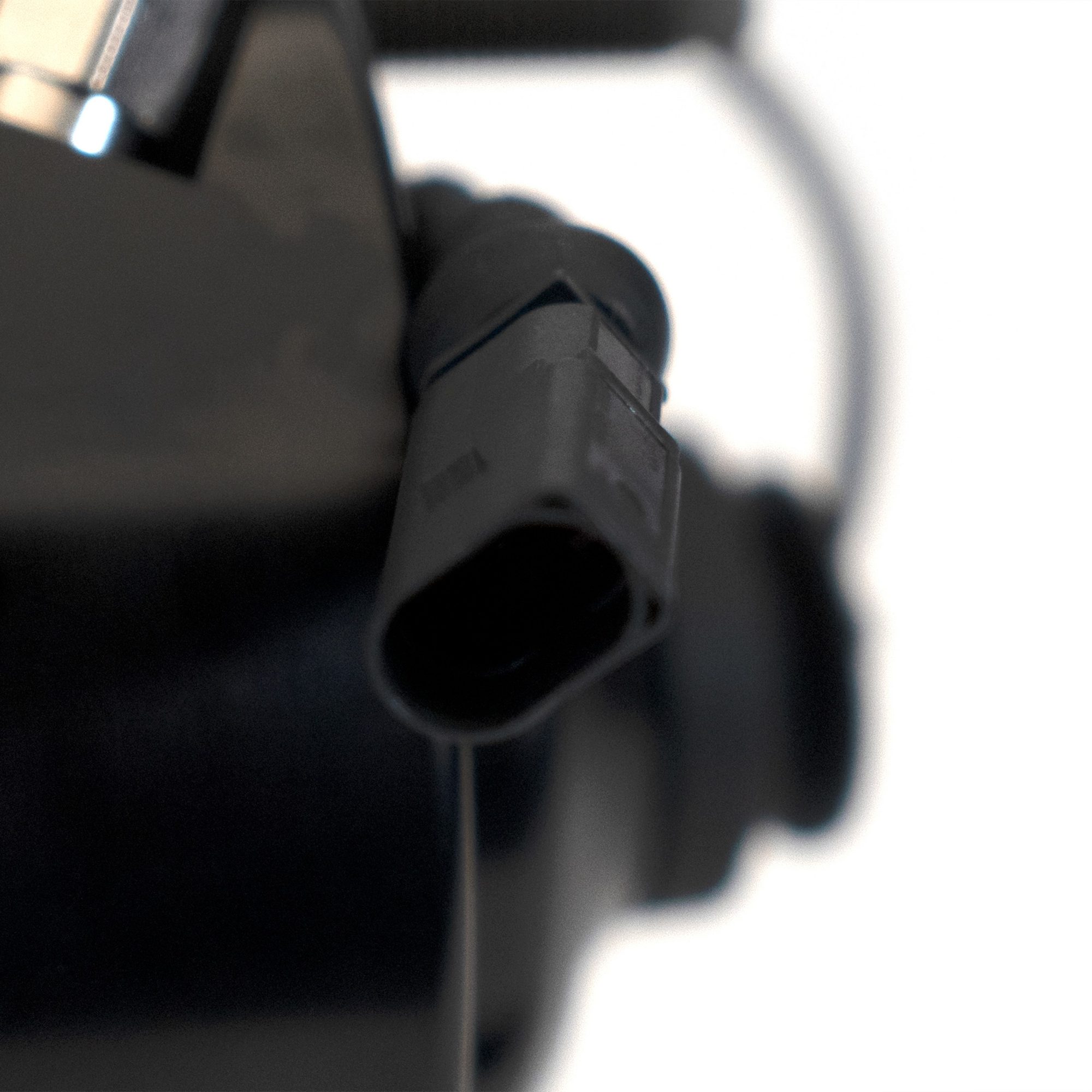 Front Left Air Suspension Strut | ARNOTT ASE-4374 Fits Porsche Cayenne 2011-2018 — image 5