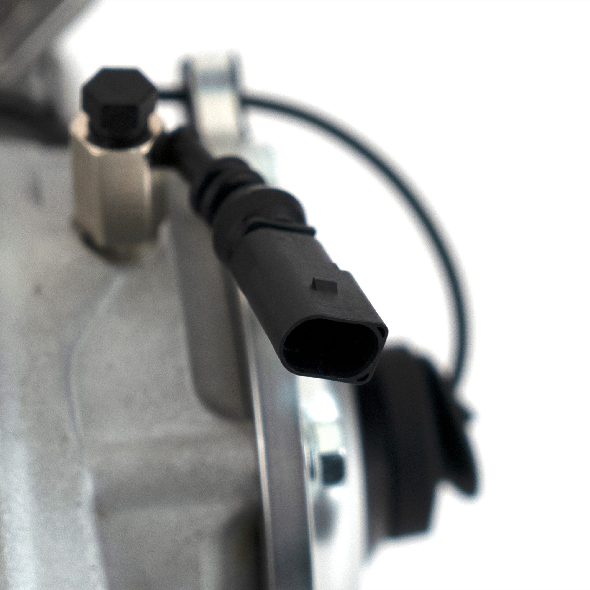 Rear Right Air Suspension Strut | ARNOTT ASE-4375 Fits Porsche Cayenne 2011-2018 — image 5