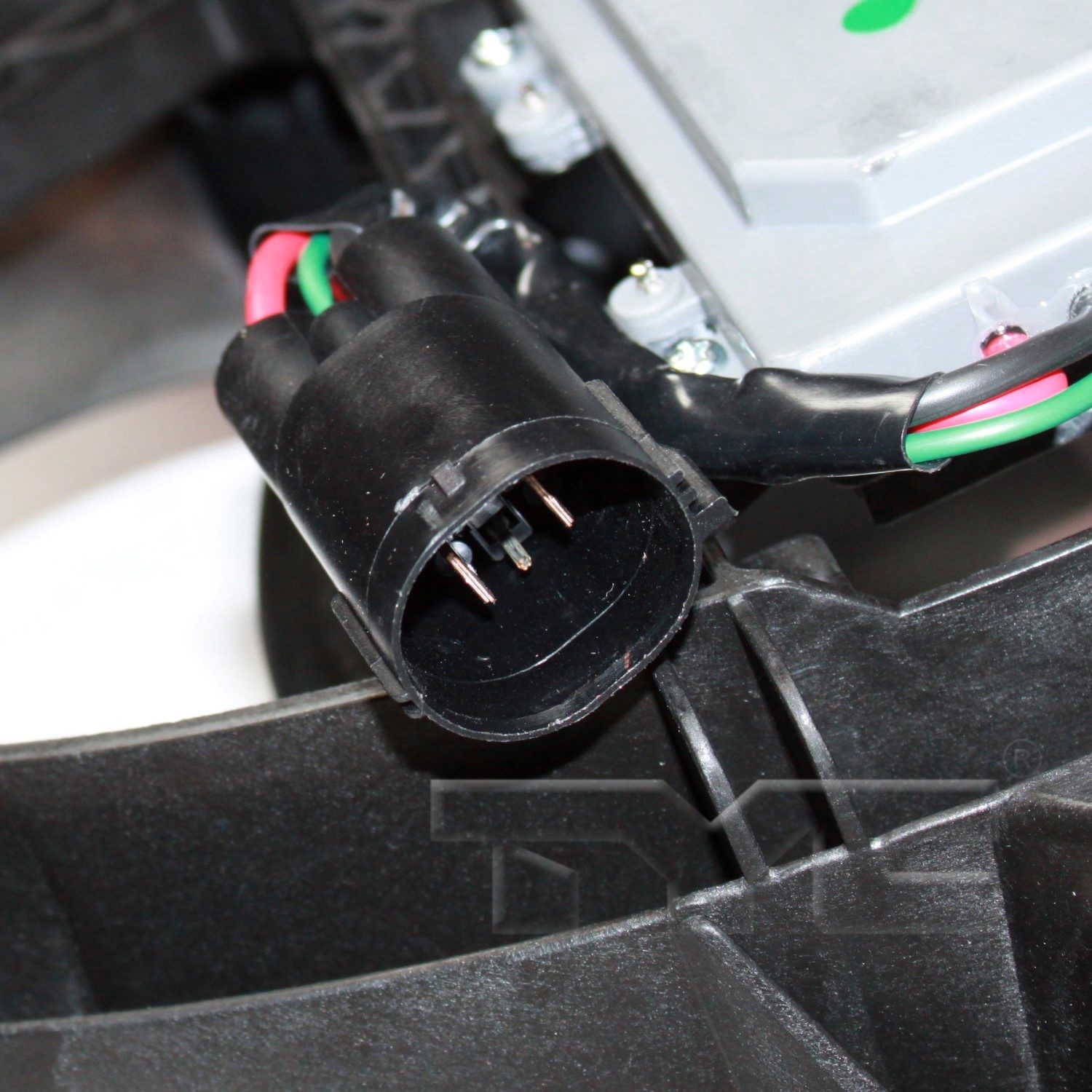 TYC Dual Radiator and Condenser Fan Assembly — image 3