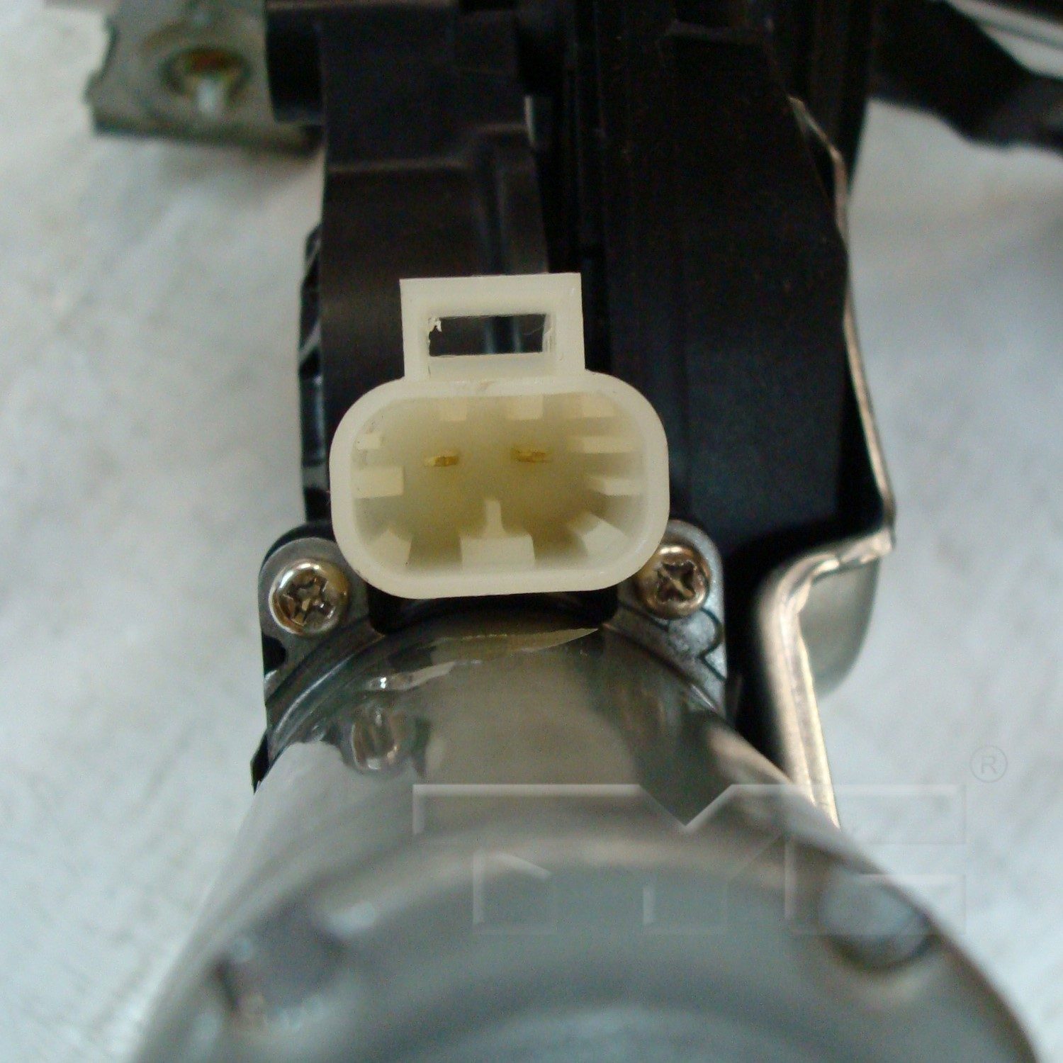 TYC Window Motor and Regulator Assembly — image 3