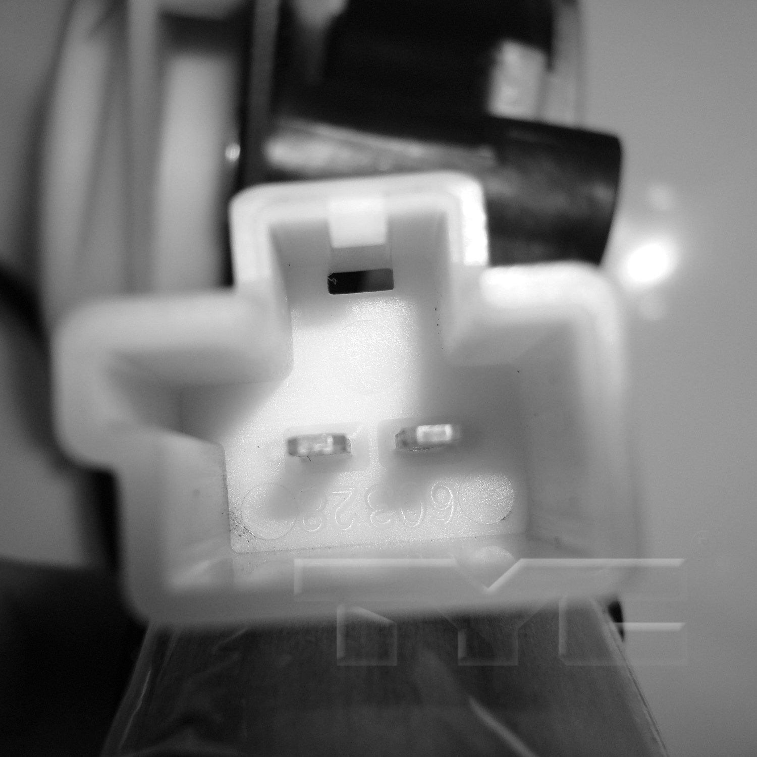 TYC Window Motor and Regulator Assembly — image 3