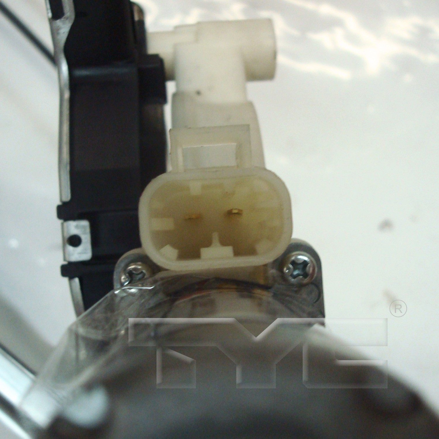 TYC Window Motor and Regulator Assembly — image 3